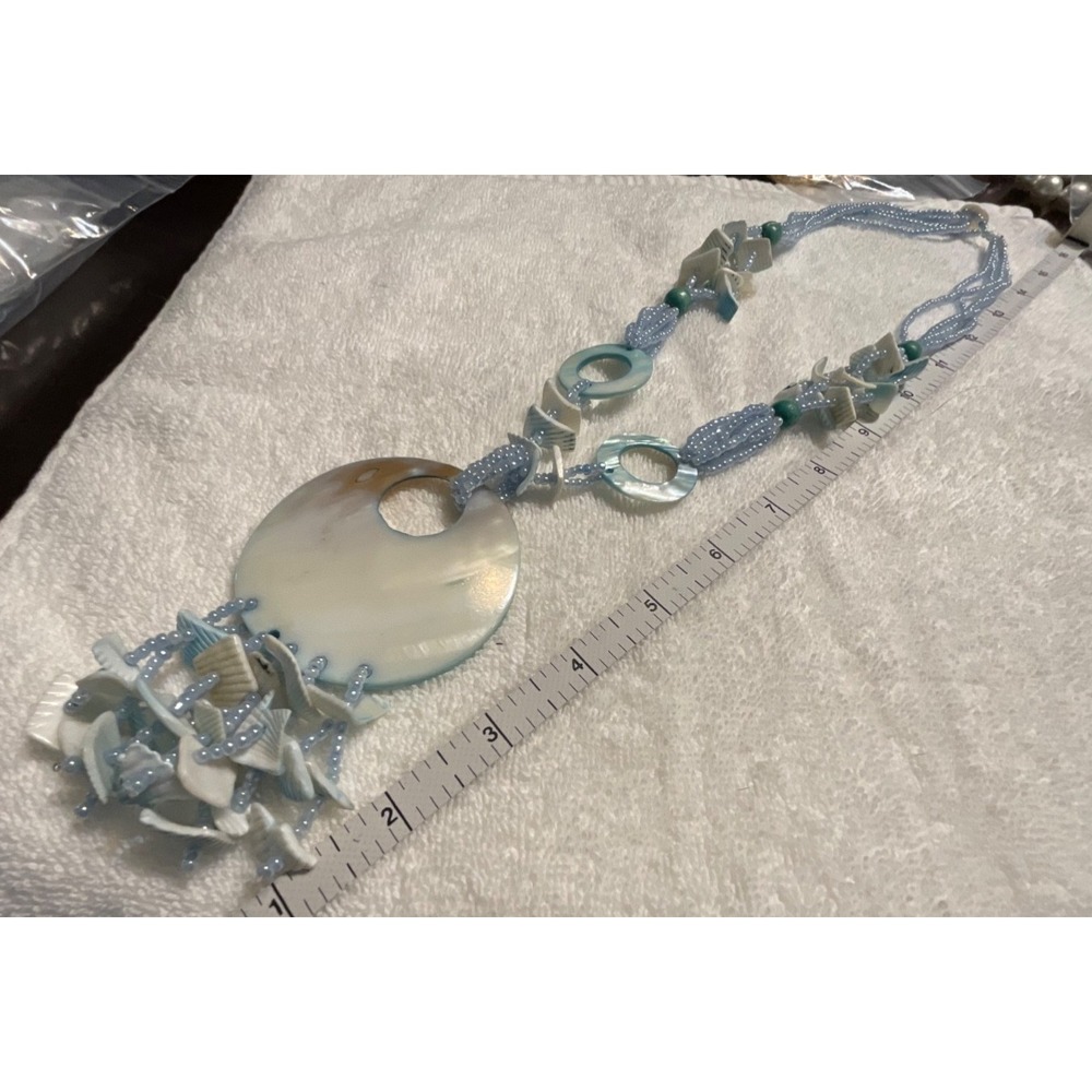 NECKLACE BLUE SHELL WITH LARGE MOTHER OF PEARL PENDANT VTG 30 in